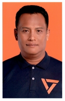 นายนราธิป ภูมิถาวร