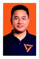 นายนาวิน วังแปง